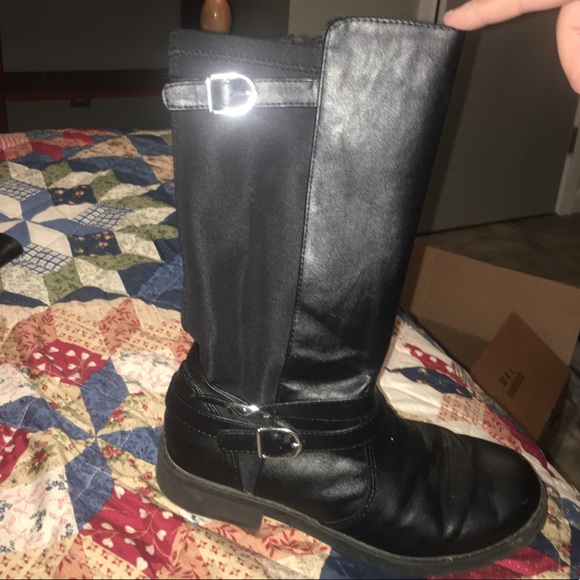 Boots - Picture 3 of 3